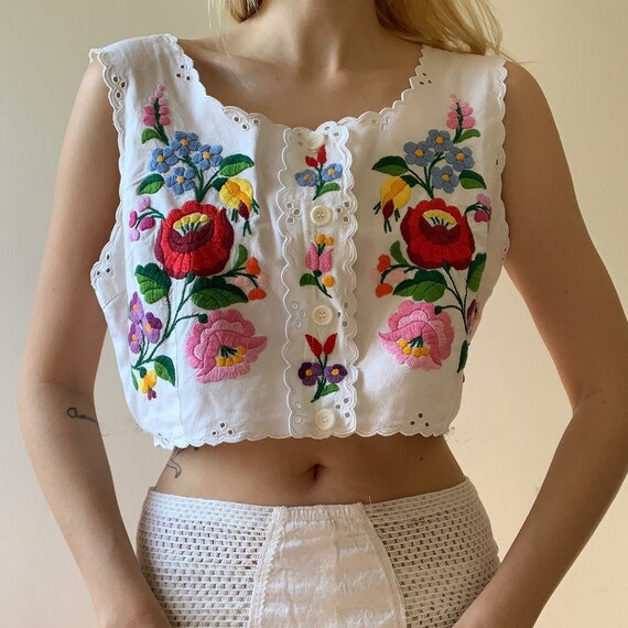 70s handmade hand embroidered floral vintage crop