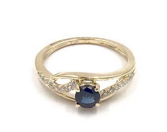 Size 6.5 - 14k yellow gold diamond sapphire ring