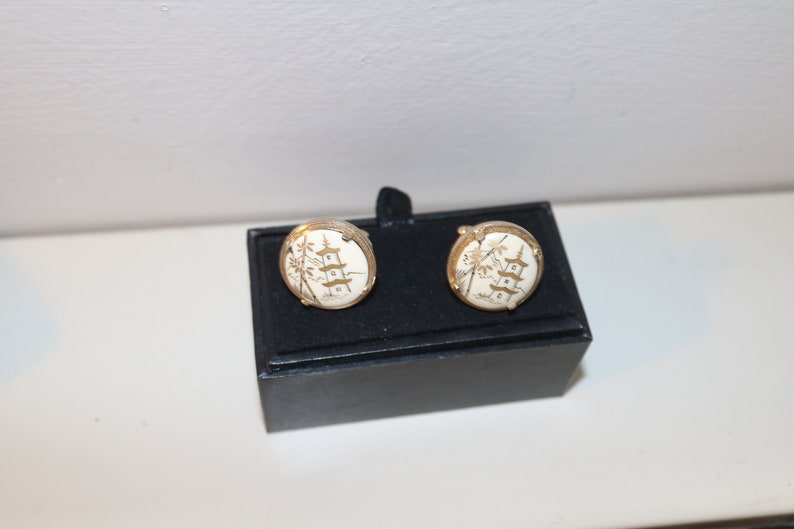 Vintage groom Vintage Japanese Wedding Asian Cufflinks Vintage Cufflinks Pagoda Cufflinks Unisex Cufflinks Porcelain Pagoda Cufflinks