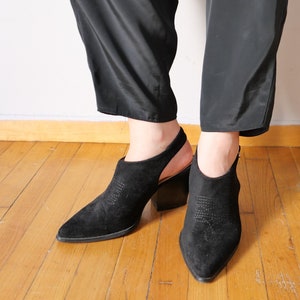 Vintage 90s suede pumps classic black faux leather pointy shoe size 37