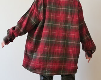 Vintage flannel cotton green red soft shirt buttoned earthy checkered size oversize basic M/XL