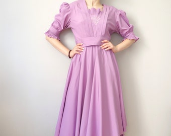 Vintage Disney lila 90s romantic petticoat satin tulle ruffled dress puff sleeves pleated size S/M rare find belted doll core robe