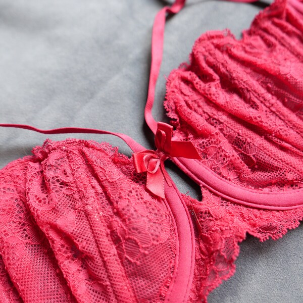 Vintage retro bra burlesque corset top red strawberry pink nostalgic underwear size M / 80B