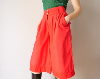 Vintage 90s red high waist high rise retro  long half leg culotte shorts streetstyle pocket pants size S/M
