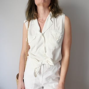 Vintage avantgarde silky top shirt minimalist details white apsule onesize basic size M fresh classic basic shirt retro style unisex