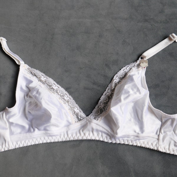 Vintage white retro bra satin unworn light lace nostalgic basic pure white underwear size s/m size 70B