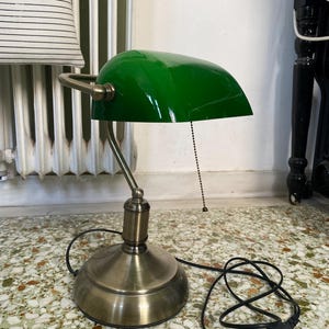 Vintage banker’s lamp green glass shade fully functional