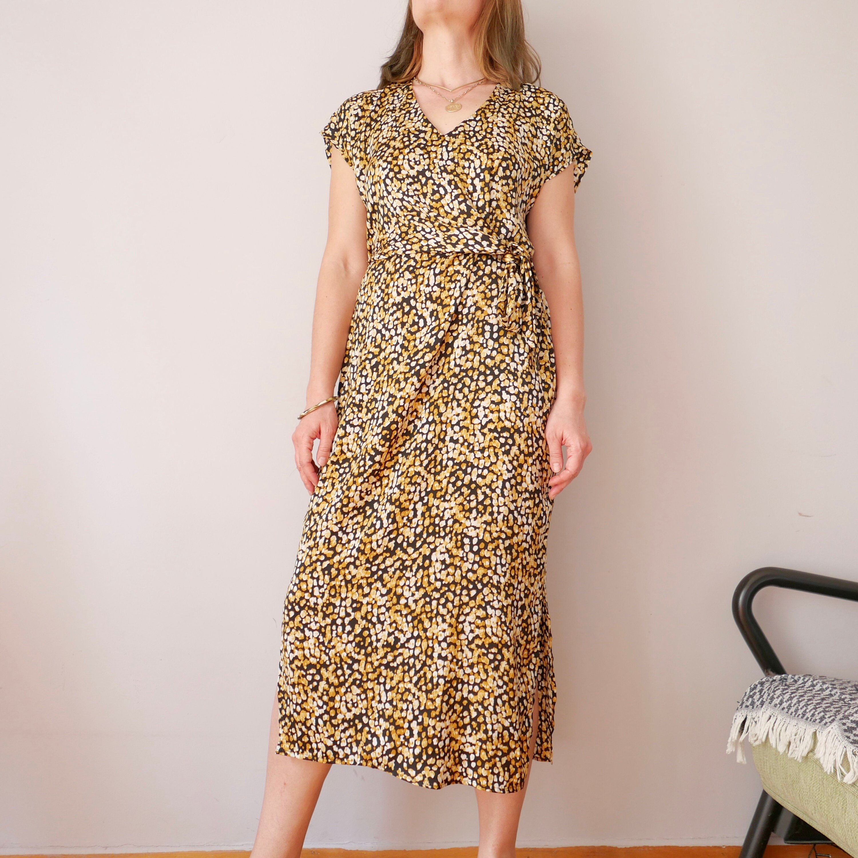 Robe portefeuille vintage legere et soyeuse a manches longues contrastantes noir sable Oysho jaune or taille M L Etsy France