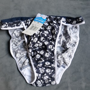 Vintage cotton retro panties blue white floral unworn nostalgic underwear size s/m