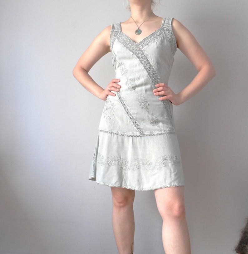 Vintage silver rush 1920s style y2k light floral grey flare boho lace dress asymmetrical look size S/M image 1