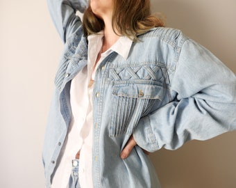 Vintage denim shirt retro wash stone wash long sleeve with pleats and details jacket basic 90s jeans buttoned light blue onesize size s-xl