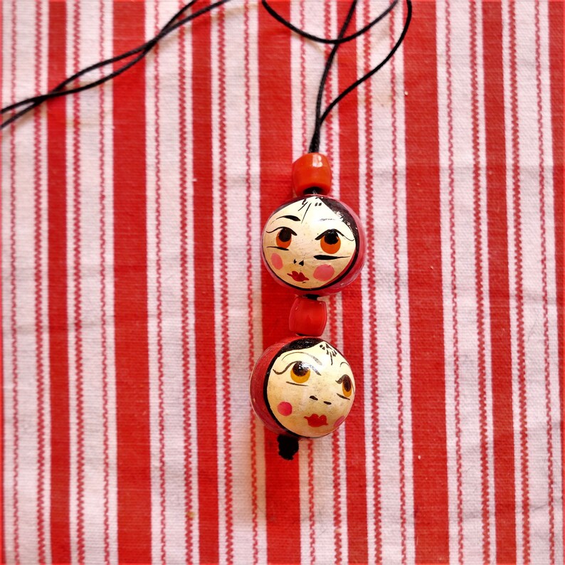 Vintage Wood Pearl Russian Matryoshka Babushka face fashion necklace 70s seventies statement necklace wood jewelry pendant