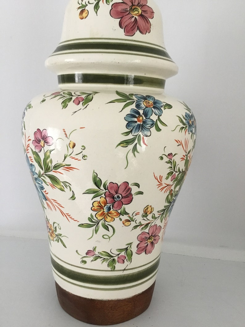 Stylish This season Beautiful Floral Design Wooden vase Stunning Vintage Retro Floral Ginger Jar Lamp