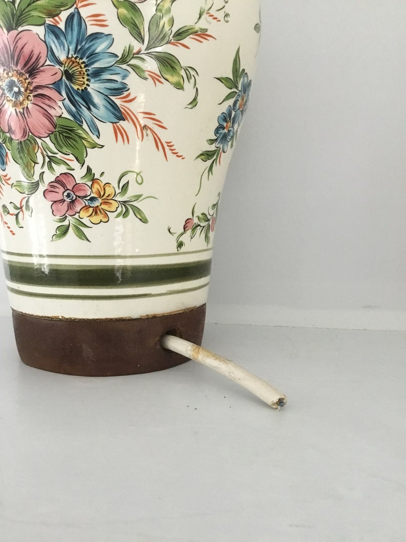 Stylish This season Beautiful Floral Design Wooden vase Stunning Vintage Retro Floral Ginger Jar Lamp