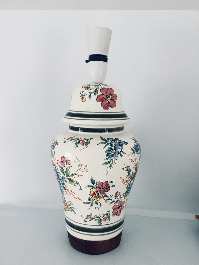 Stylish This season Beautiful Floral Design Wooden vase Stunning Vintage Retro Floral Ginger Jar Lamp