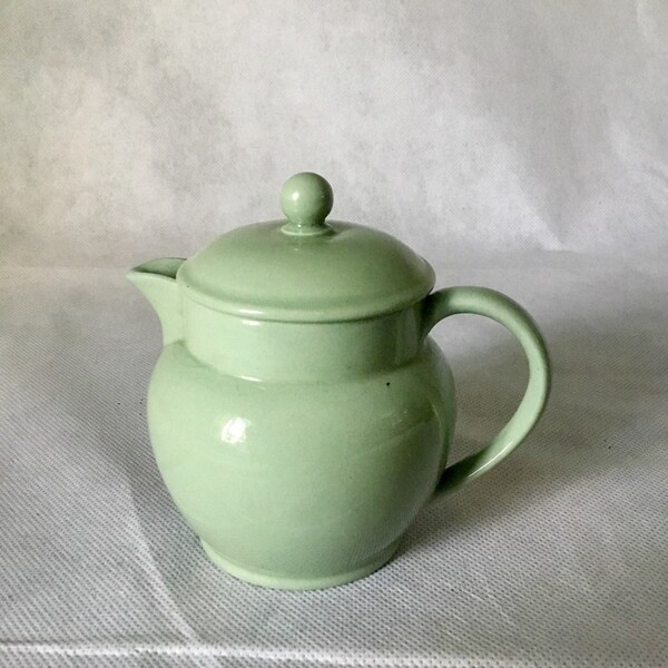 Wedgwood Celadon of Etruria & Barlaston England - Pale green Kitchen Teapot creamer jug (21)