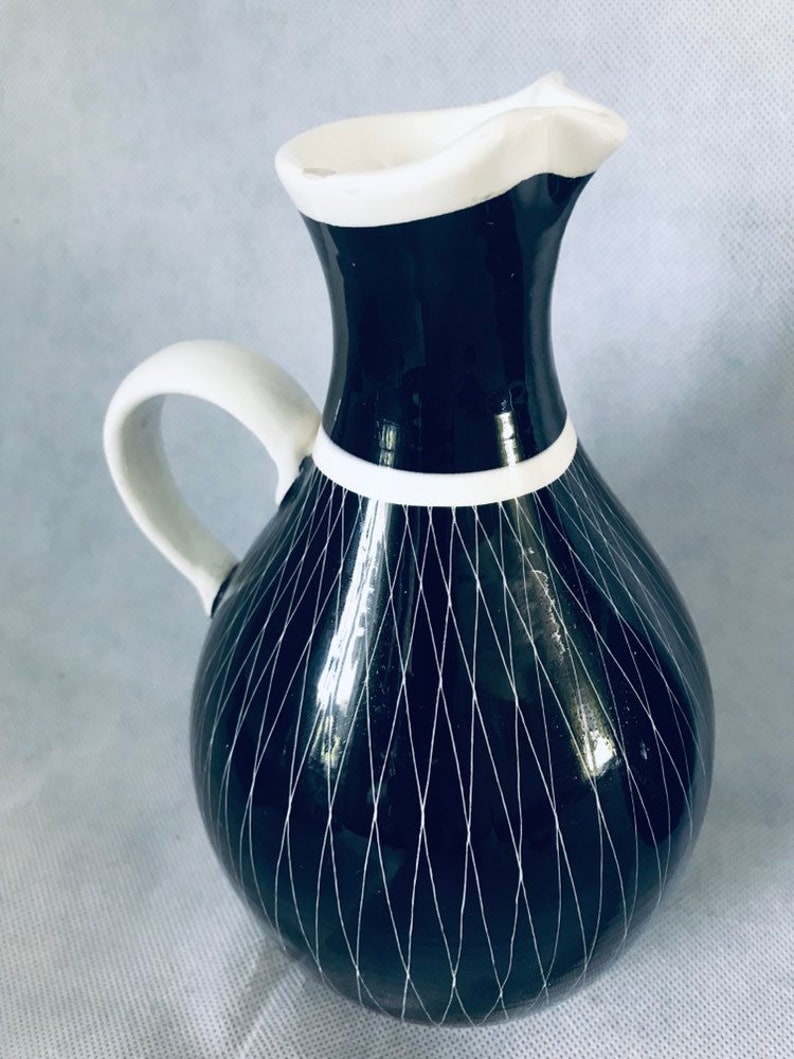 53 Foreign Diamonds stripes stylish Retro interior jugs Jasper Black /& White ceramic pair of Art Deco Style vases