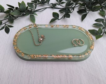 Emerald green trinket tray with a border of floating gold flakes | Handmade resin accessories for your home and for decoration