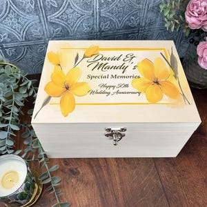 Caja de recuerdos personalizada de lujo con ilustración floral en acuarela amarilla - Recuerdos - Regalo de cumpleaños - Regalo de Navidad - Mamá, Madre y Amiga