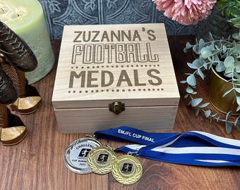 Caja de almacenamiento para medallas, regalo personalizado para atletas, corredores, triatlones, natación, tenis, gimnasia, deportes, fútbol y remo.