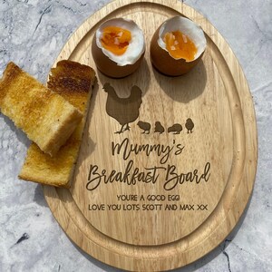 Tabla de desayuno para el Día de la Madre de Wee Chicks, regalo personalizado con forma de huevo para mamá. imagen 3