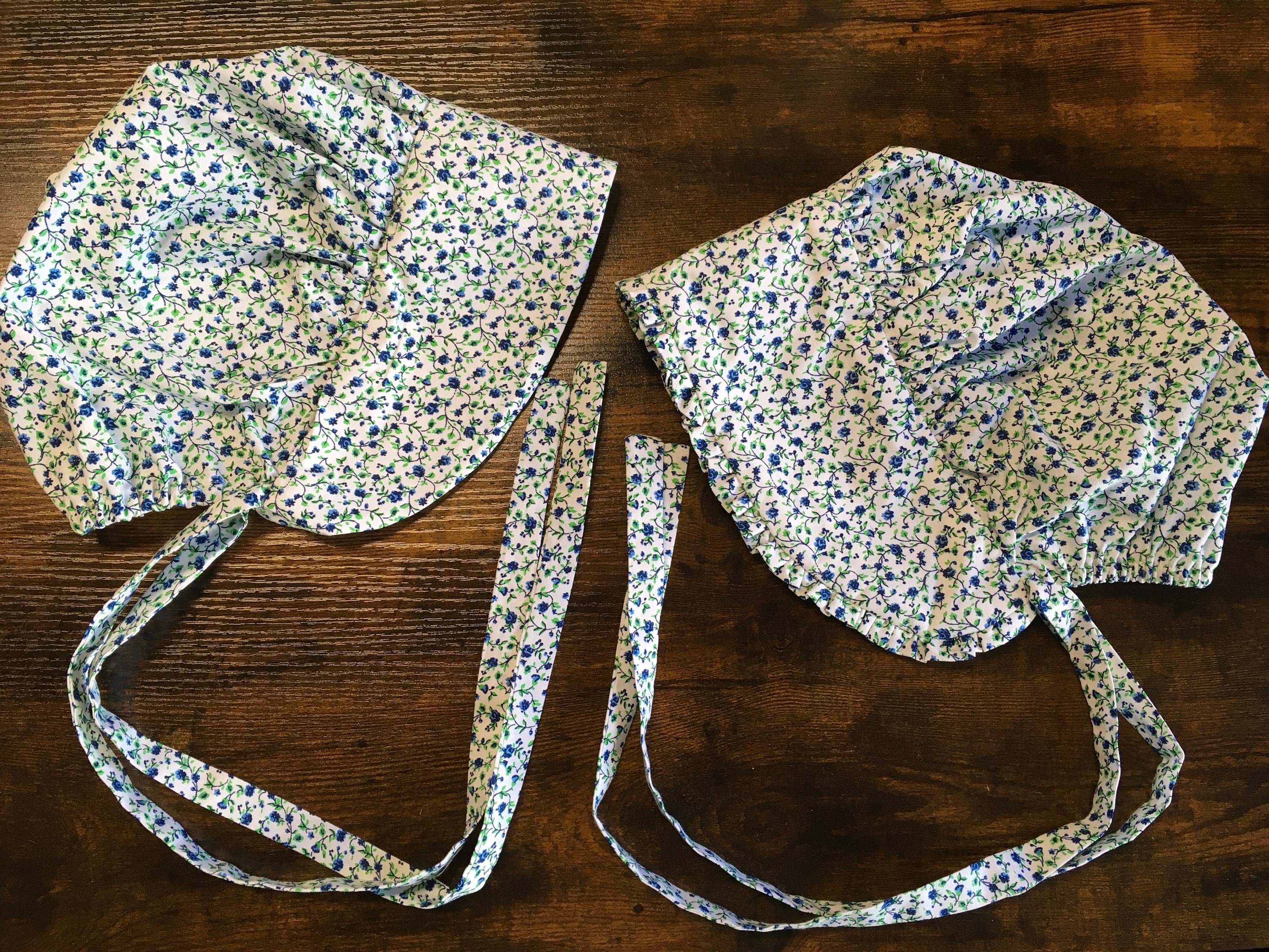 Bonnet Tailles bébé-adulte Jardin fleuri En stock Pionnier Calico Costumes fille Reconstitution Bonnet de soleil Chapeau de soleil La petite maison dans la prairie