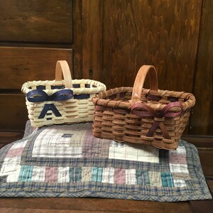 Cesta con asa Cesta de otoño Cesta de servilletas con asa Cesta hecha a mano Cesta de primavera Cesta de servilletas Cesta de cocina nueva hecha a mano