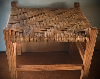 カスタマイズ可能なミディアムオーク材の正方形フットスツール：手織りのスプリントシート、アメリカ製