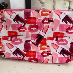 Clinique Cosmetic Bag/Pouch....