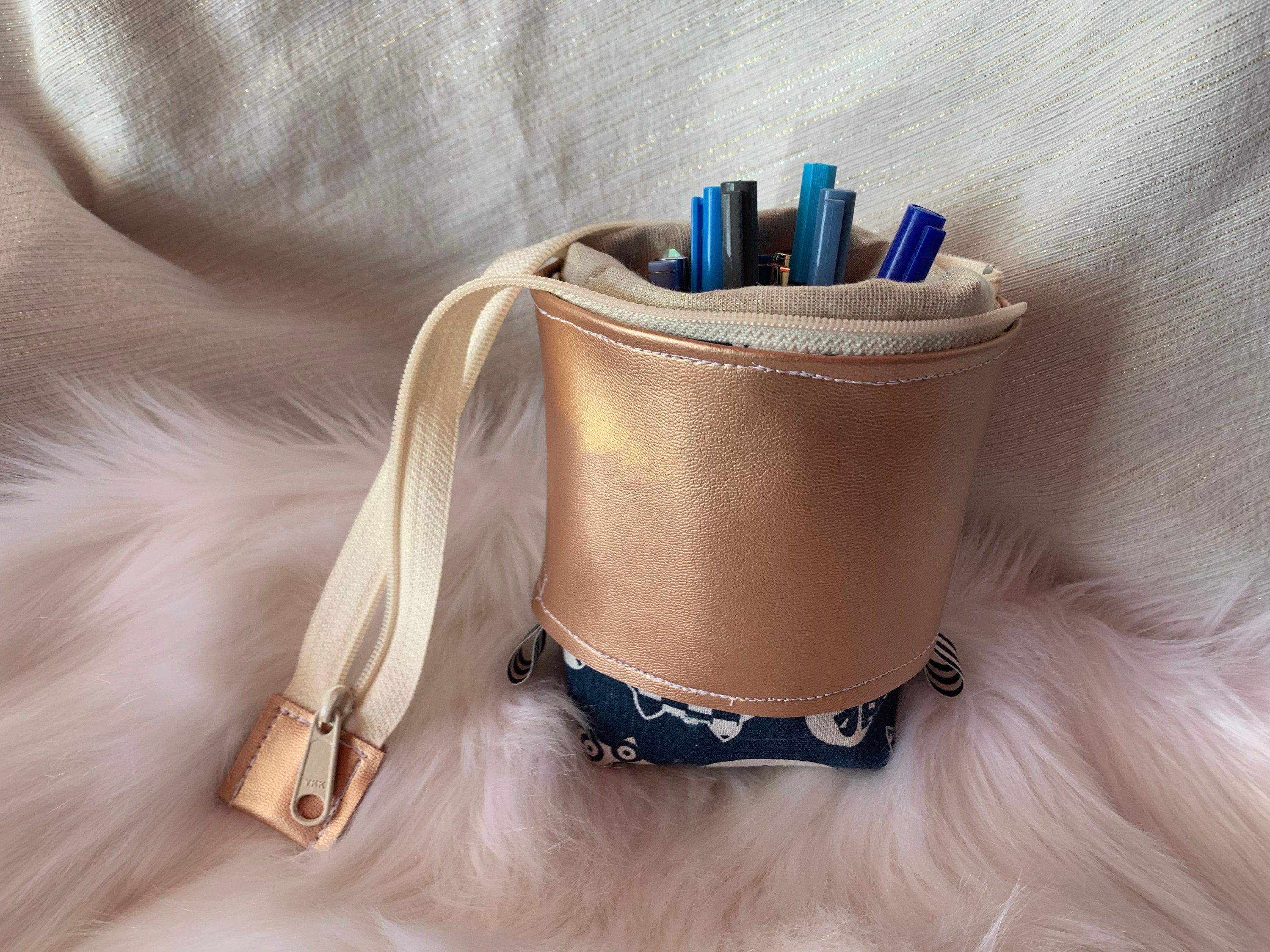 So clever! Sliding stand up pencil pouch in a sweet indigo Japanese cat