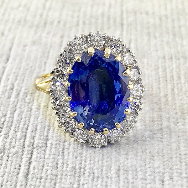 Vintage Antique oval Cut Ceylon Sapphire and Diamond Engagement Ring 1950s Ring Yellow Gold Very Rare