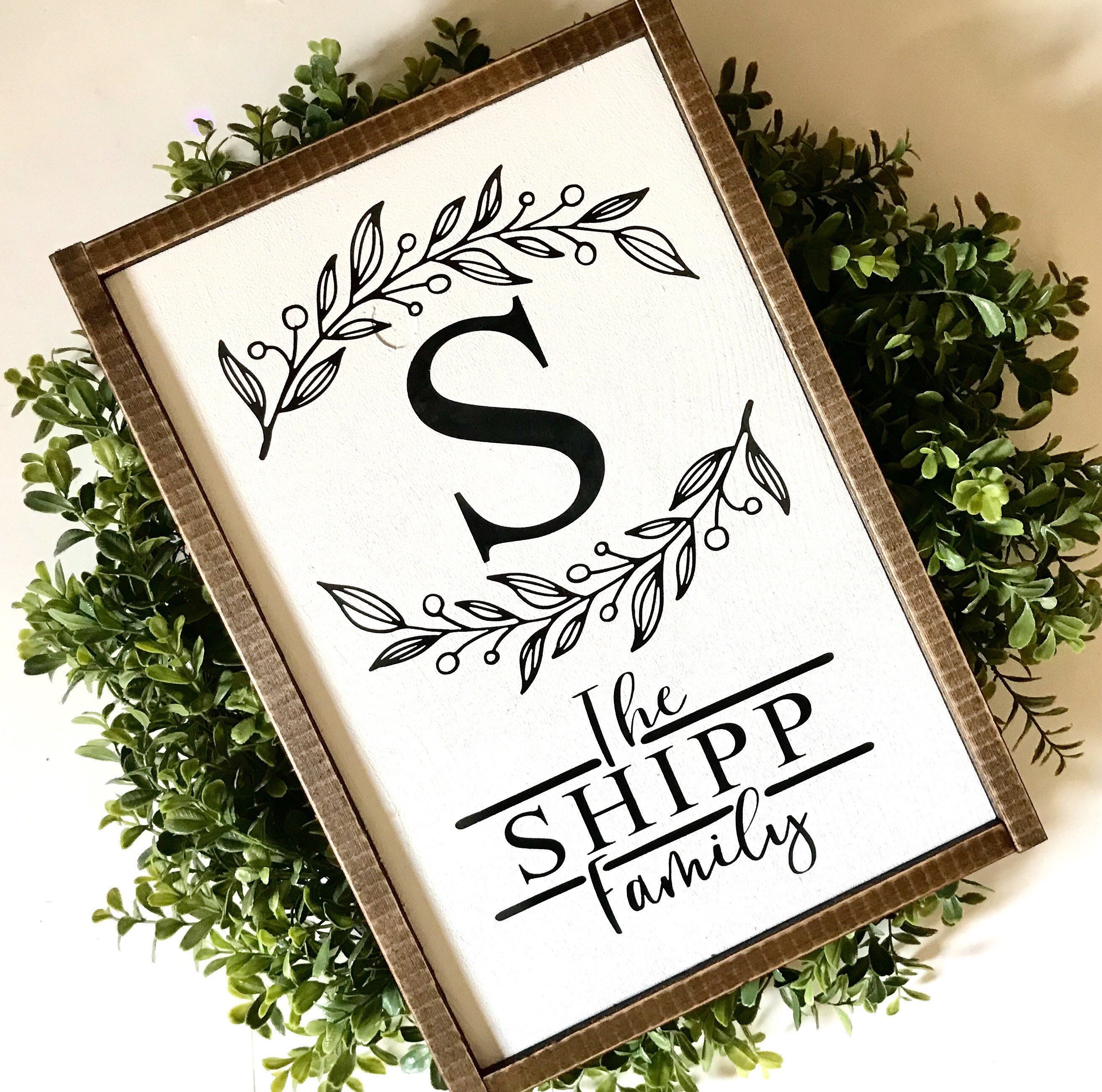 Download Farmhouse Sign | Personalized Family Wreath Wood Sign ...