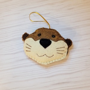 Woodland otter, forest animal ornament, otter, otter Christmas ornament, baby mobile decor, party favors, otter ornament, room decor hanger