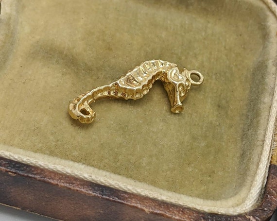 14k Yellow Gold Seahorse Charm (#06893) - image 6