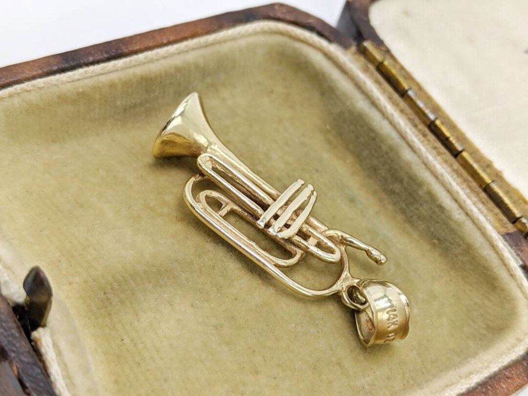 Vintage 14k Gold Mellophone Charm Trumpet Pendant Necklace 06908