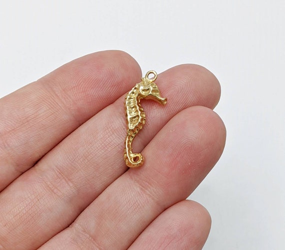 14k Yellow Gold Seahorse Charm (#06893) - image 4
