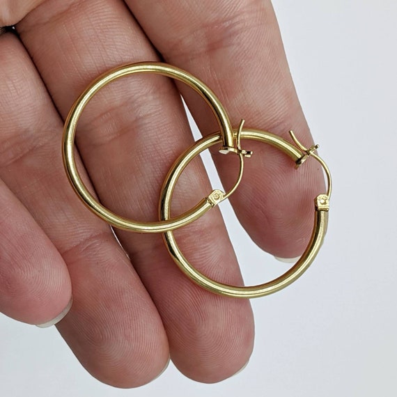 14k Gold Hoop Earrings 28mm Yellow Gold Vintage H… - image 2