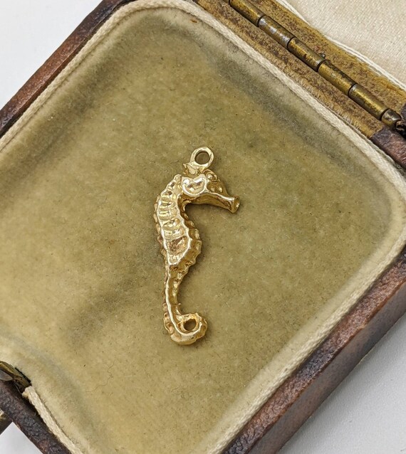14k Yellow Gold Seahorse Charm (#06893) - image 3