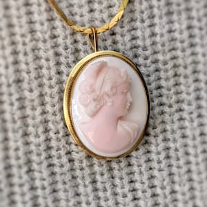 Vintage 18k Gold Angel Skin Carved Coral Cameo Brooch Pendant Combo Beautiful Woman Genuine Shell Cameo (#06873)
