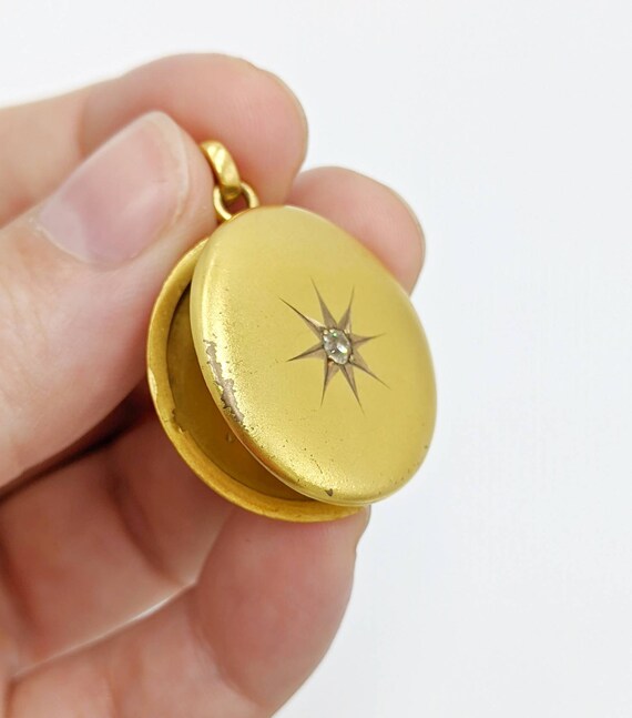 Antique 14k Gold 1913 Round Locket With 