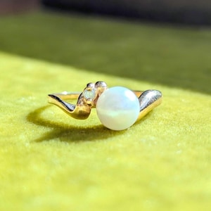 Pearl and Diamond Swirl Ring in 10k Yellow Gold