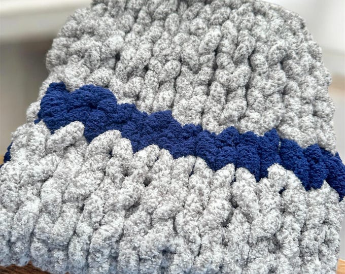 Chunky Knit Dog Cat Blanket: Handmade Pet Bed Mat, Blue 22x22