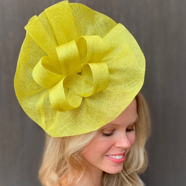 Tia Lime Fascinator, Kentucky Derby Fascinator, Derby Hats for Women, Spring Racing Fashion, Wedding Hats, Lime Tea-Party Hat, Couture Hats