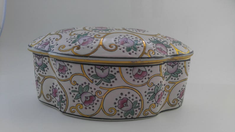 DOOR BUSTER CLEARANCE Dresser Box Sale Covered Porcelain Classic Traditions Vintage #182