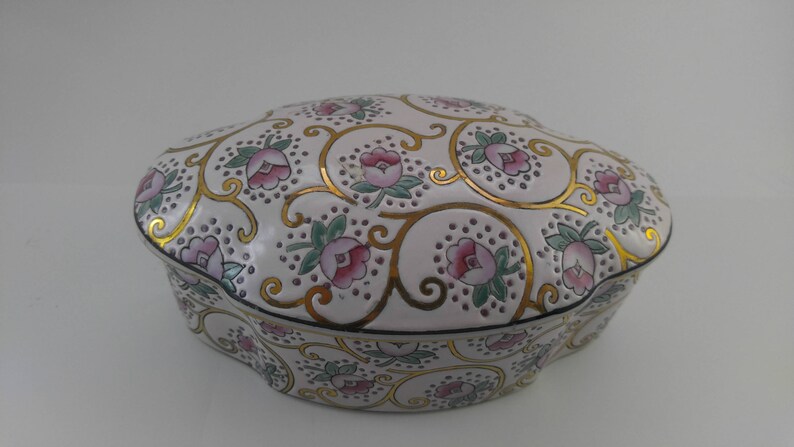 DOOR BUSTER CLEARANCE Dresser Box Sale Covered Porcelain Classic Traditions Vintage #182