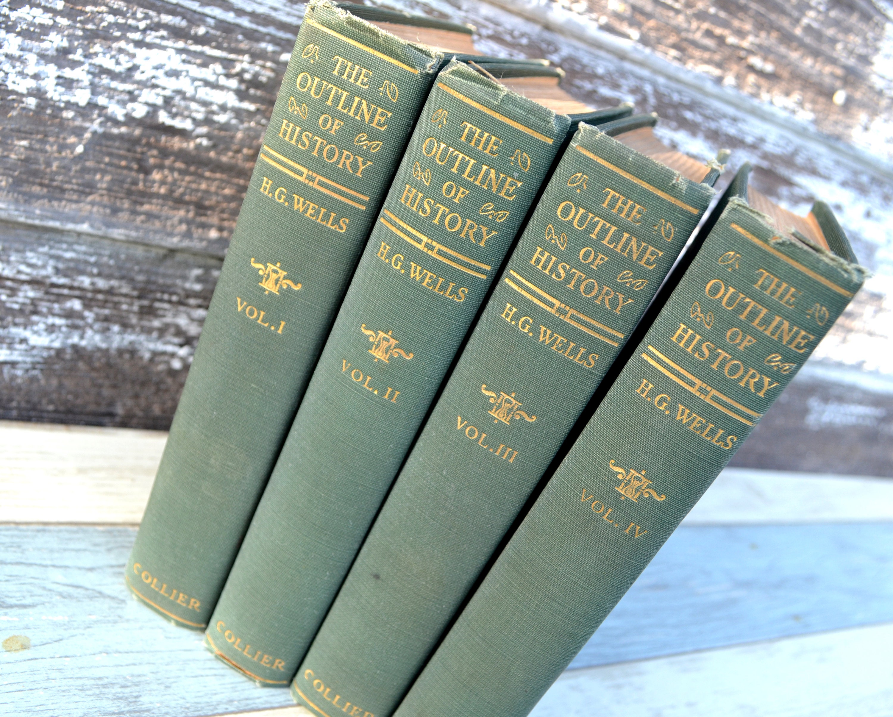 H G Wells, Outline of History, 4 Volumes 1922, Time Machine, War