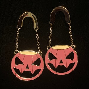 The Bucket Dangle Earrings (Pink)
