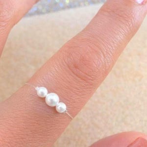 Bague invisible trois perles nacrées, bague flottante fil de pêche, bague transparente, illusion flottante