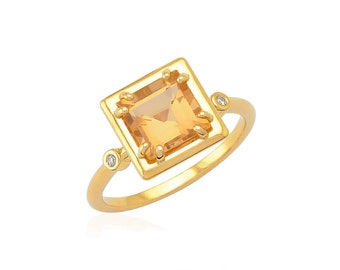 Square Shaped Citrine 18K Gold Ring with diamonds