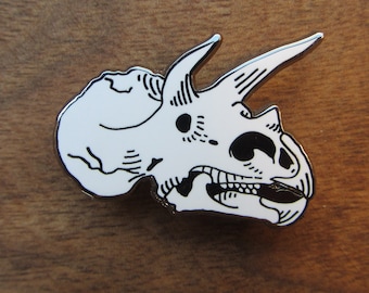 Threehorn Cera - Enamel Pin - Triceratops Skull - Dinosaur